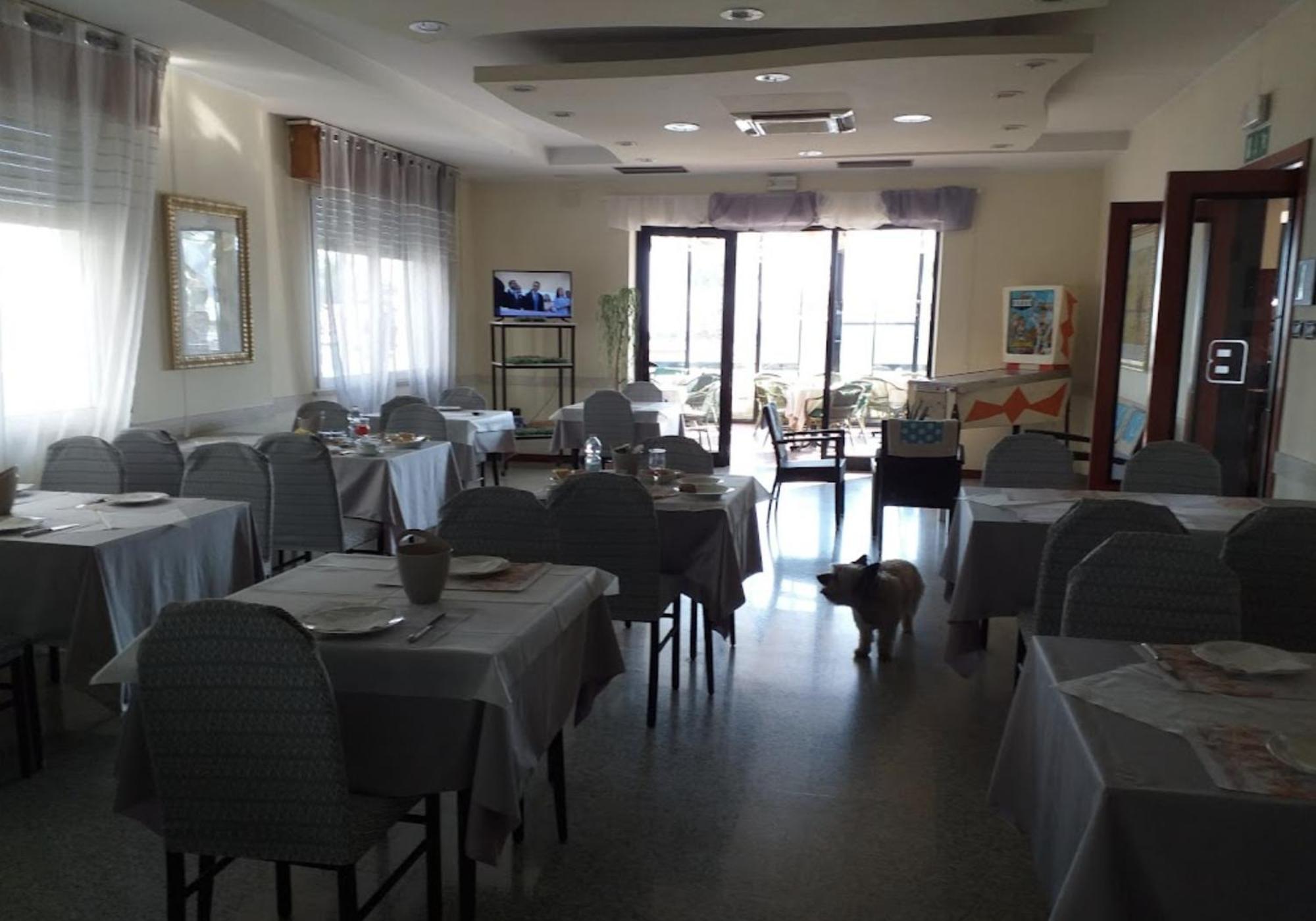 Hotel Bonaria Rimini Extérieur photo
