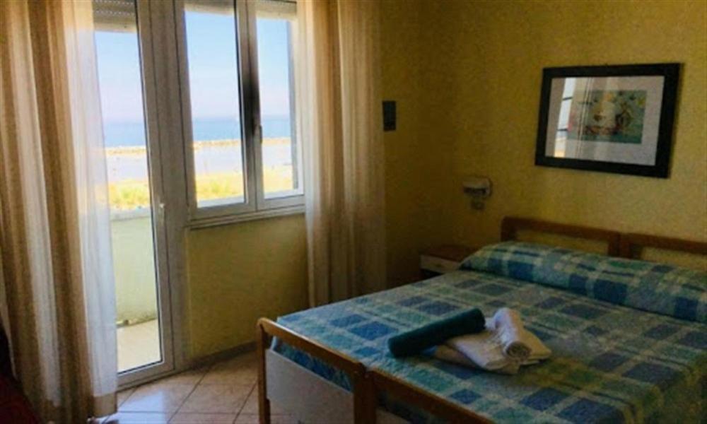 Hotel Bonaria Rimini Extérieur photo