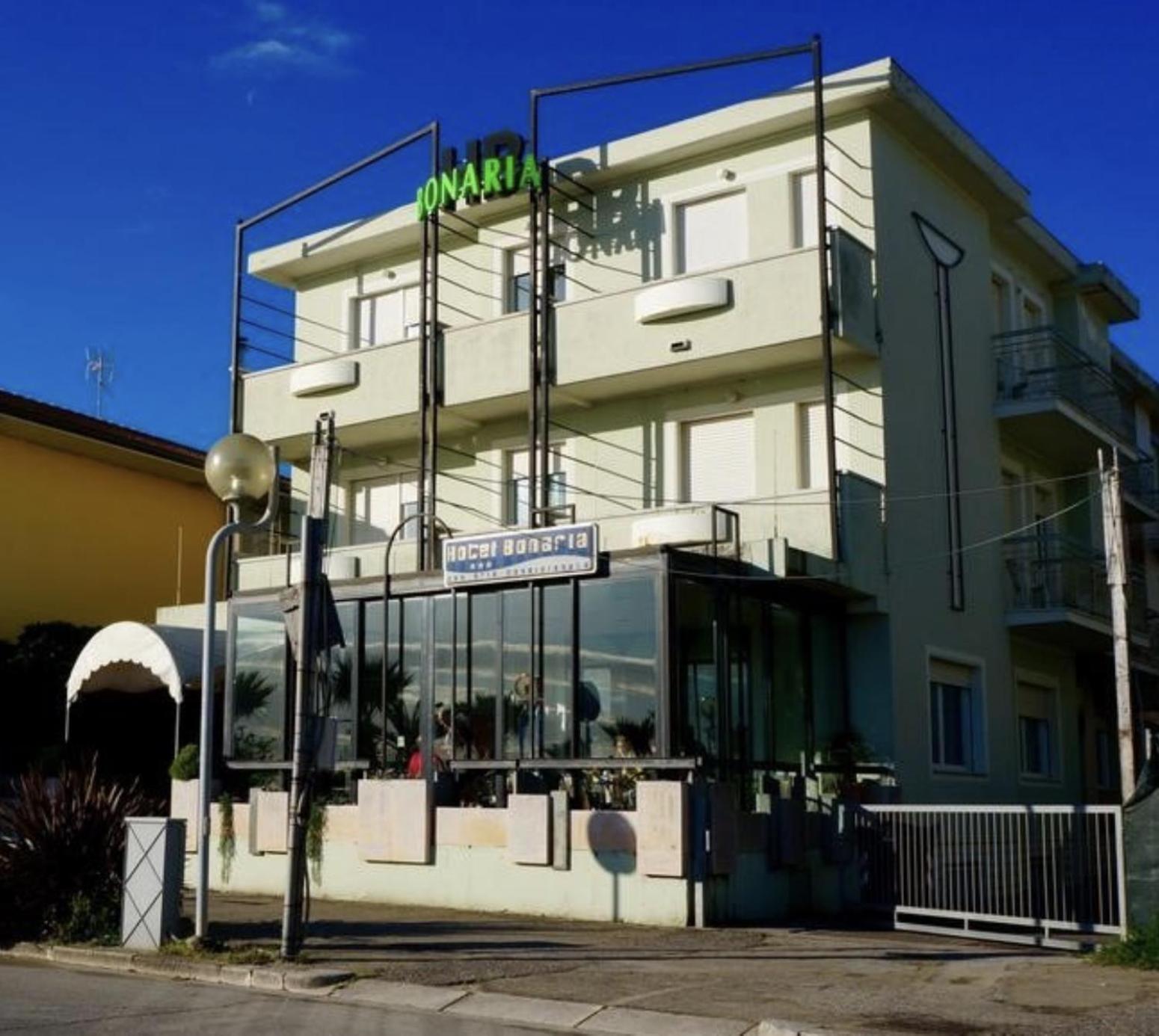 Hotel Bonaria Rimini Extérieur photo