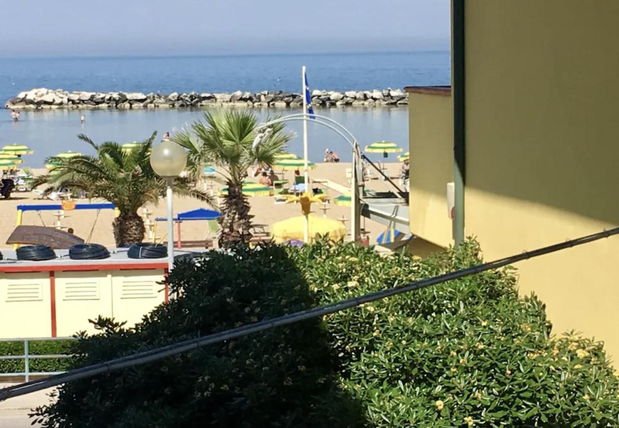Hotel Bonaria Rimini Extérieur photo